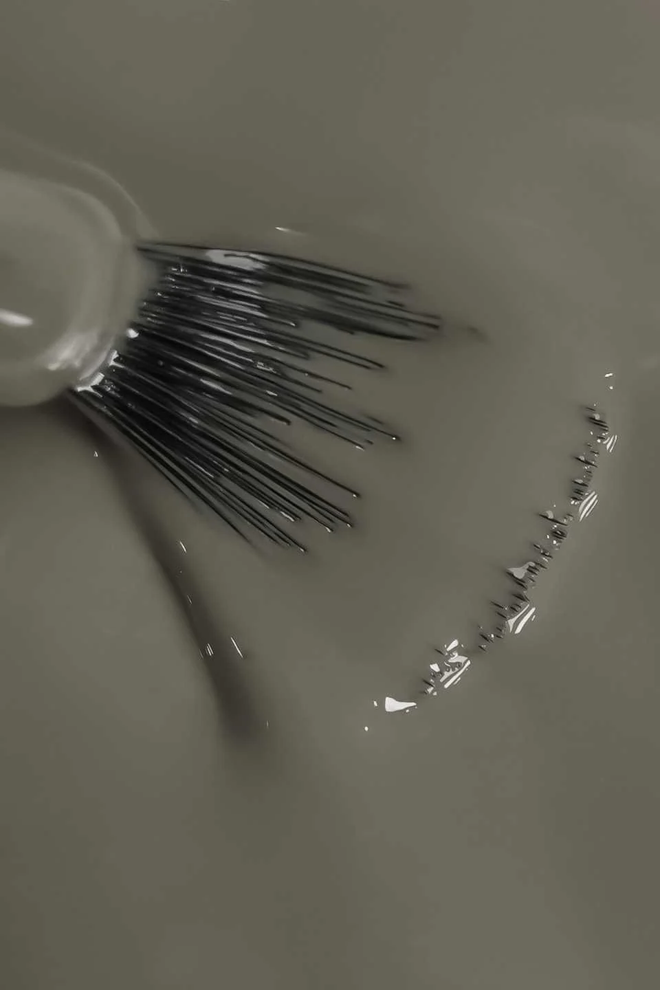 Smalto semipermanente grigio verdastro Maya 15 ml - Image 2