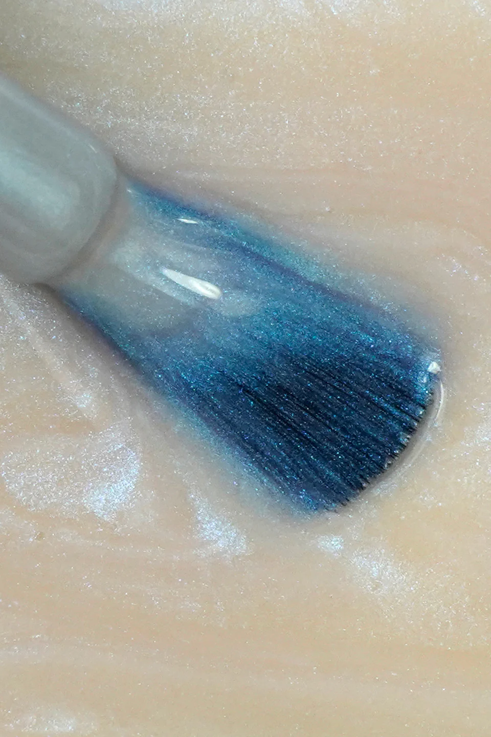 Smalto semipermanente celeste iridescente Miraggio 15 ml - Image 2